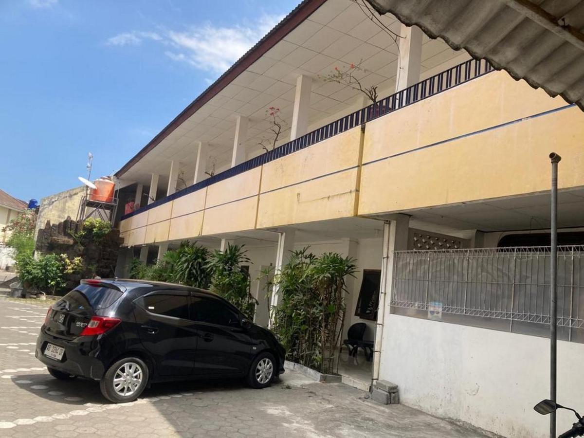Hotel Surya Citra Jogja A Mitra Reddoorz Yogyakarta Esterno foto